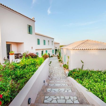 The Windmill Resort Mitáta المظهر الخارجي الصورة